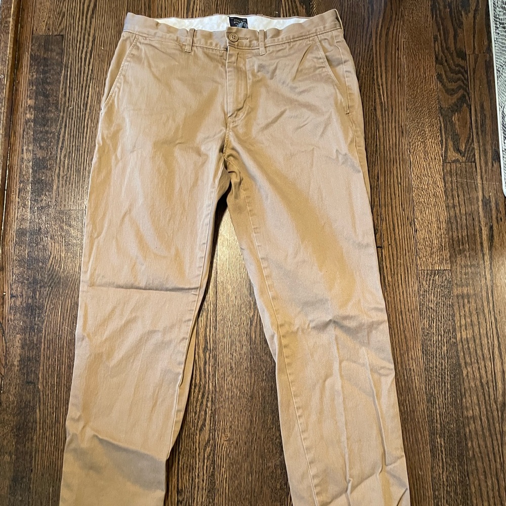 J Crew Men’s Chino Khaki 32x30 Pants